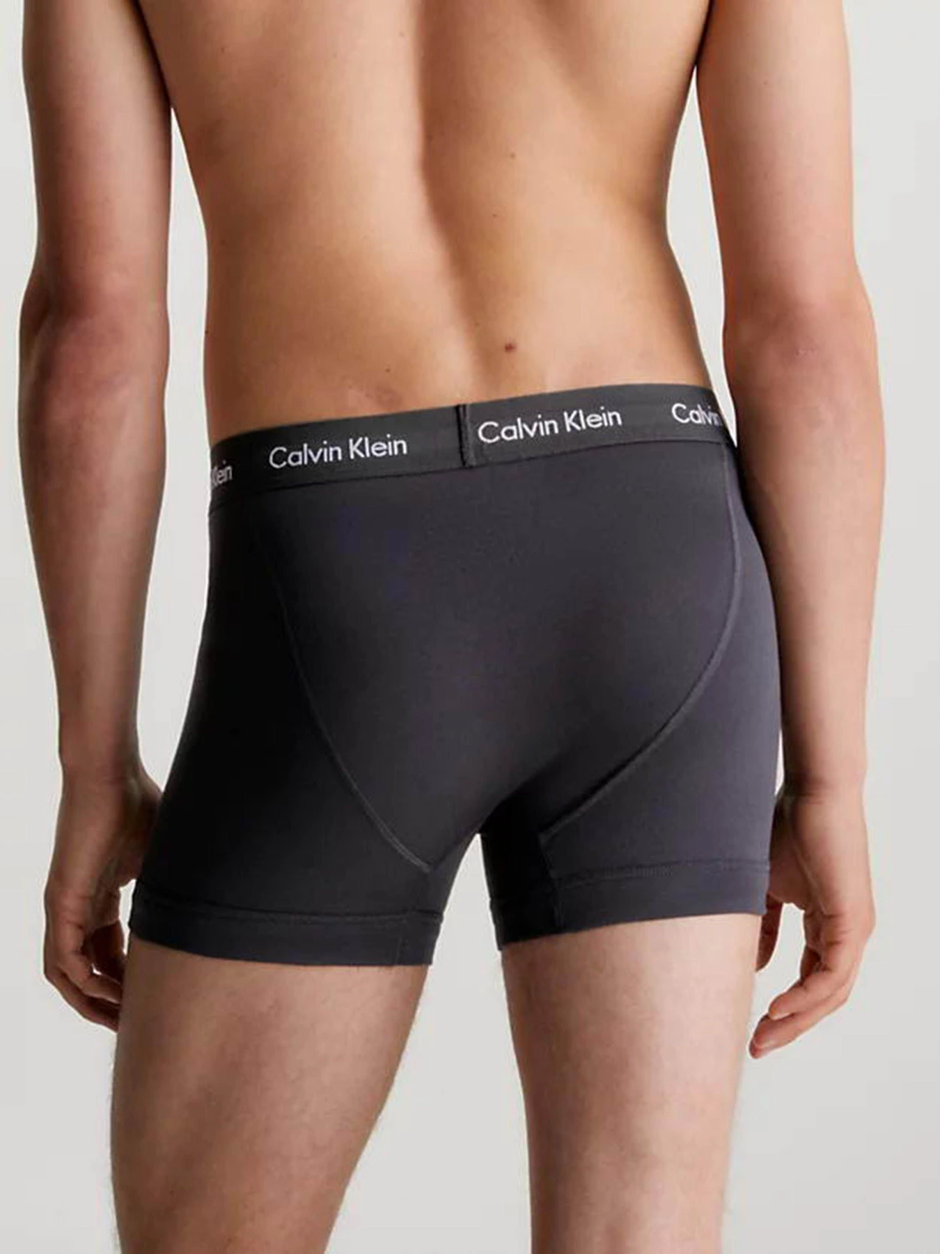 Нижнее белье Calvin Klein Underwear 3 Pack Trunks - Cotton Stretch модель 0000U2662G-H4Y Нижнее белье Calvin Klein Underwear 3 Pack Trunks - Cotton Stretch модель 0000U2662G-H4Y Фото