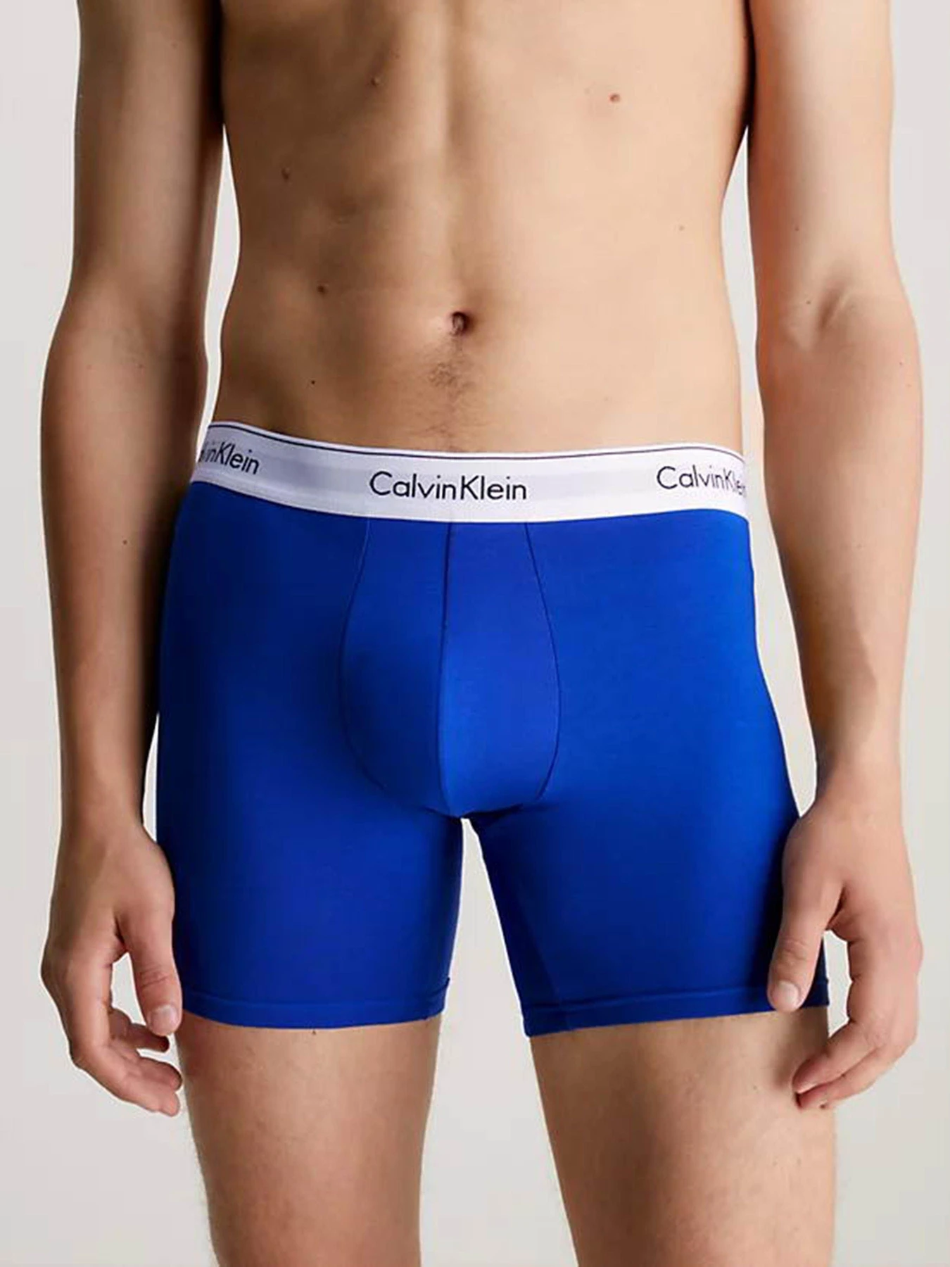 Нижнее белье Calvin Klein Underwear 3 Pack Boxer Briefs - Modern Cotton модель 000NB2381A-GW4 Фото
