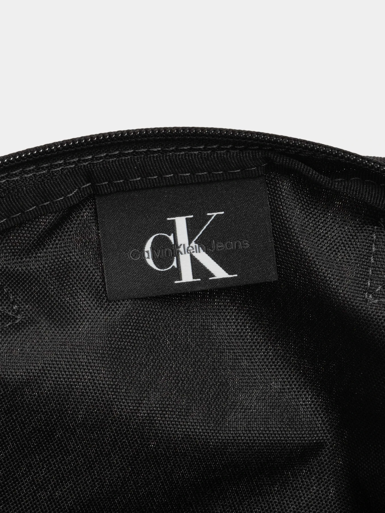 Сумки Calvin Klein Sport Essnetials Reporter 18 W модель K50K510771-BDS Фото