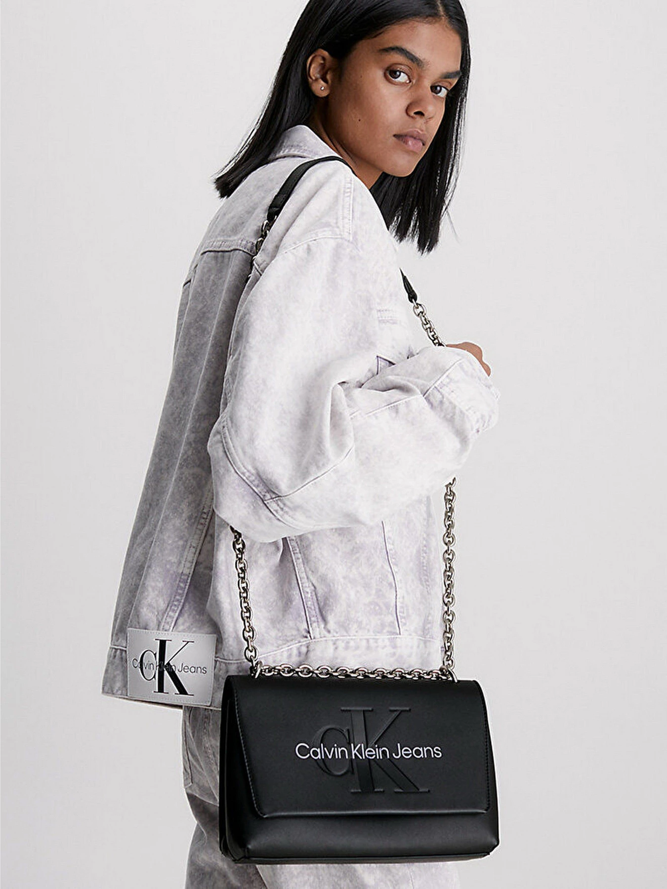 Сумки Calvin Klein Sculpted Ew Flap Conv25 Mono модель K60K607198-0GJ Фото