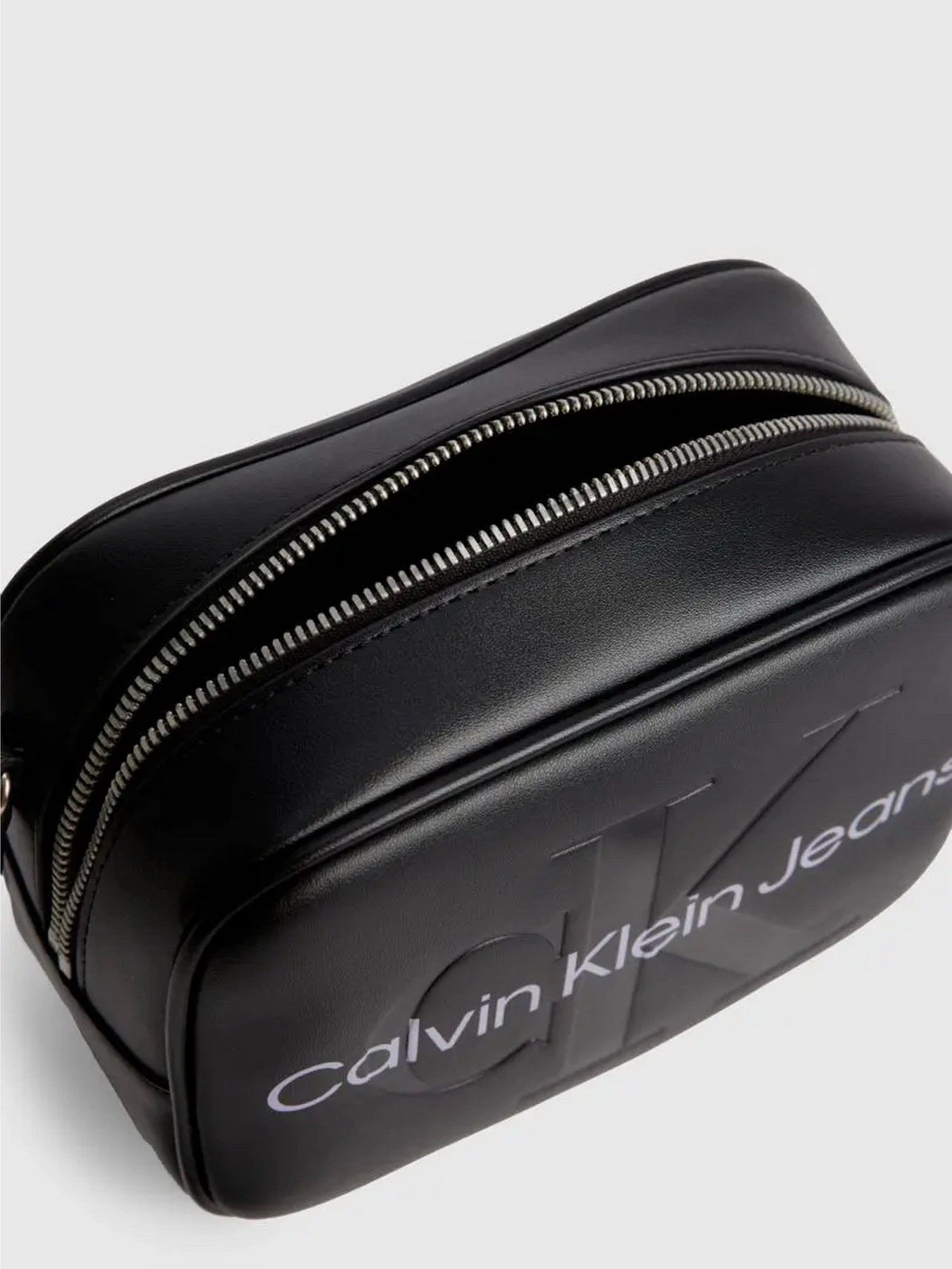 Сумки Calvin Klein Sculpted Camera Bag8 Mono модель K60K610275-0GJ Фото