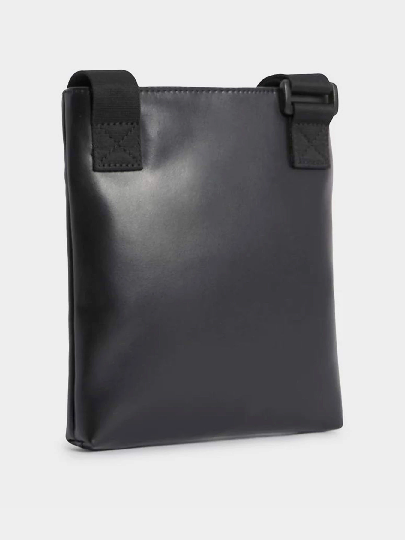 Сумки Calvin Klein Monogram Soft Flatpack18 модель K50K511110-BDS Сумки Calvin Klein Monogram Soft Flatpack18 модель K50K511110-BDS Фото