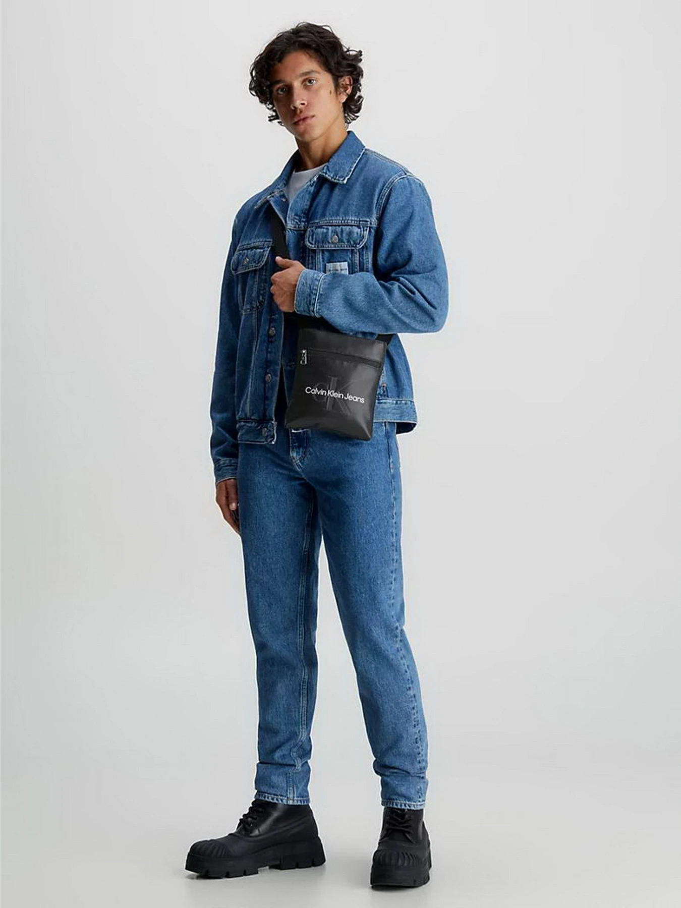 Сумки Calvin Klein Monogram Soft Flatpack18 модель K50K511110-BDS Сумки Calvin Klein Monogram Soft Flatpack18 модель K50K511110-BDS Фото