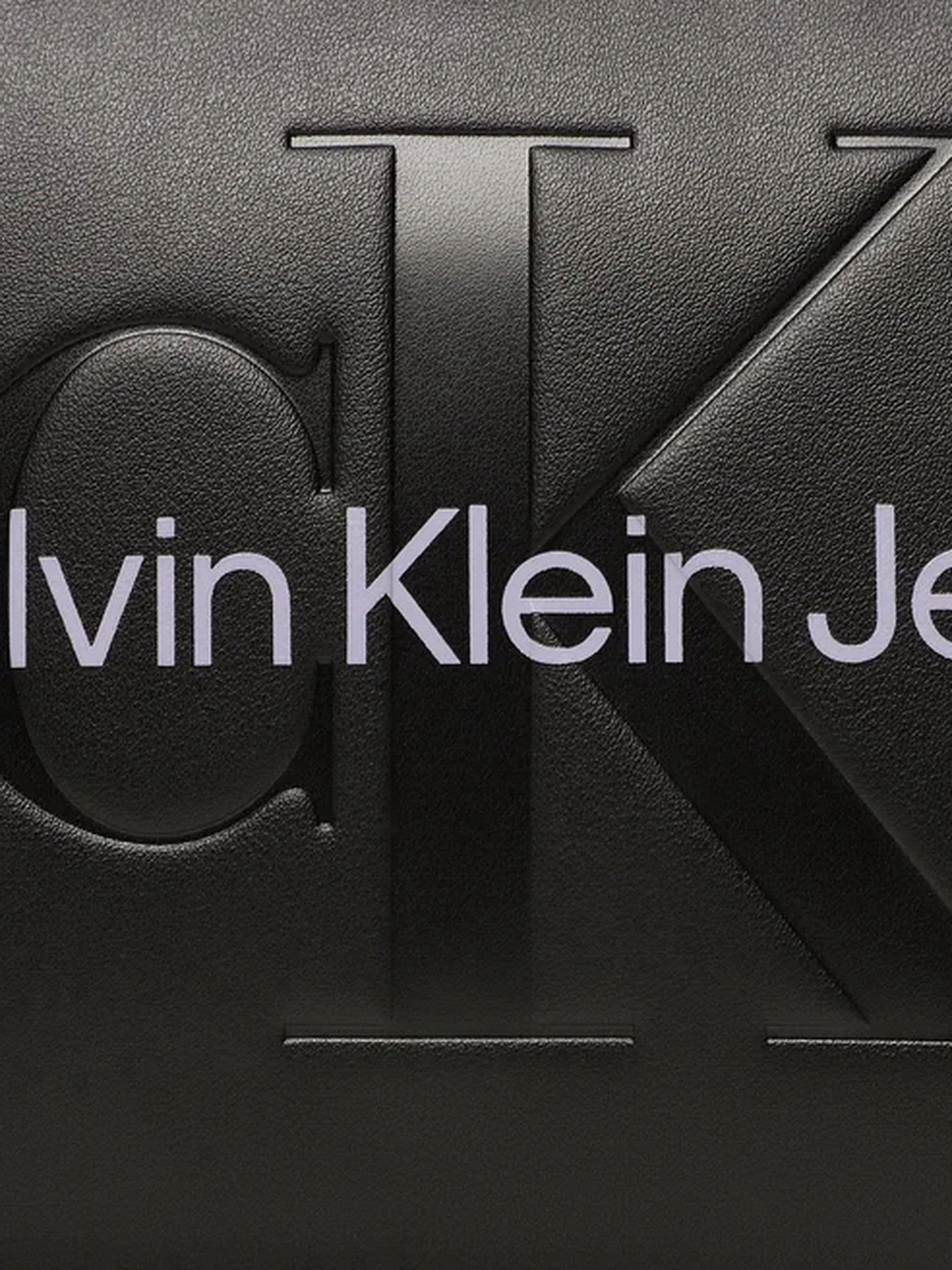 Сумки Calvin Klein Sculpted Camera Pouch21 Mono модель K60K610681-0GJ Сумки Calvin Klein Sculpted Camera Pouch21 Mono модель K60K610681-0GJ Фото