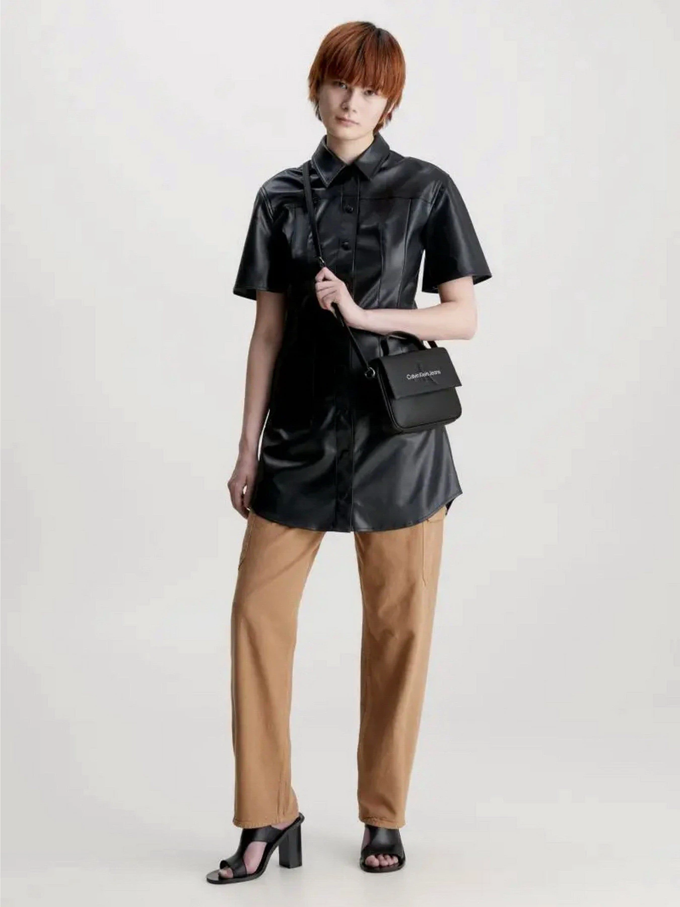 Сумки Calvin Klein Sculpted Boxy Flap Cb20 Mono модель K60K610829-0GJ Фото