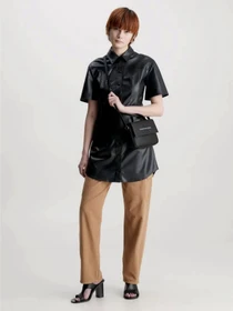 Сумки Calvin Klein Sculpted Boxy Flap Cb20 Mono модель K60K610829-0GJ Фото