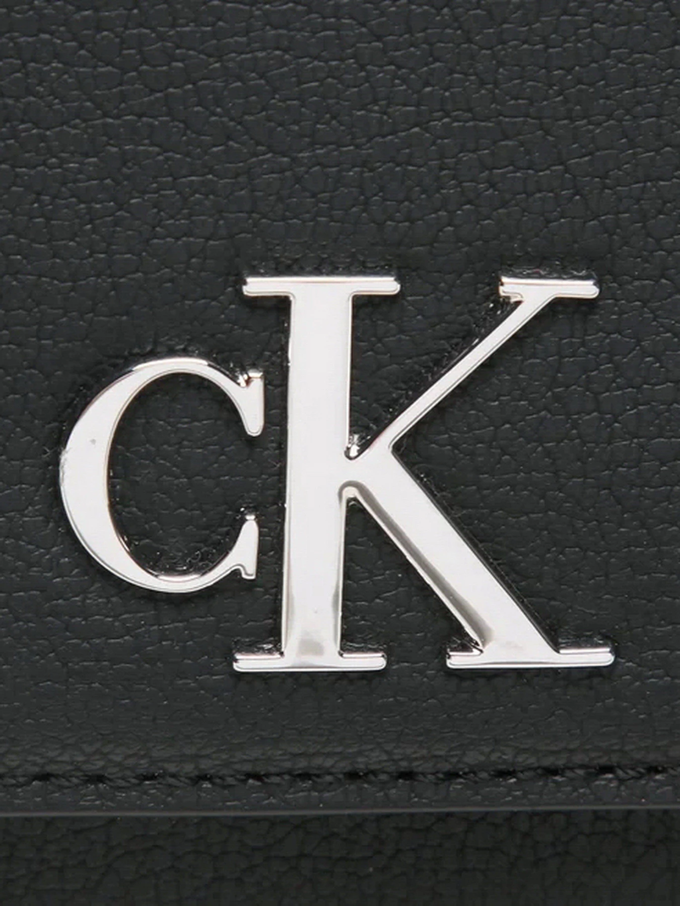 Сумки Calvin Klein Minimal Monogram Saddle22 модель K60K610842-BDS Сумки Calvin Klein Minimal Monogram Saddle22 модель K60K610842-BDS Фото