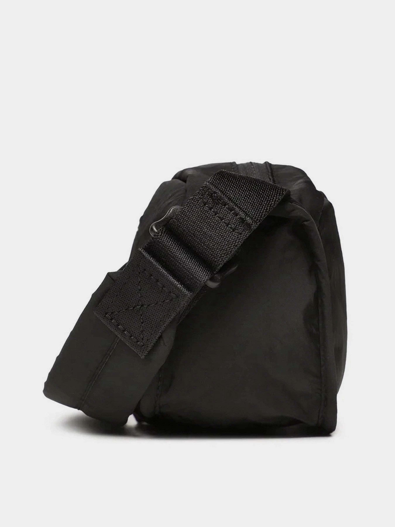 Сумки Calvin Klein City Nylon Ew Camera Bag модель K60K610854-BDS Сумки Calvin Klein City Nylon Ew Camera Bag модель K60K610854-BDS Фото