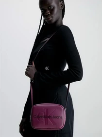 Сумки Calvin Klein Sculpted Camera Bag18 Mono модель K60K610275-VAC Фото