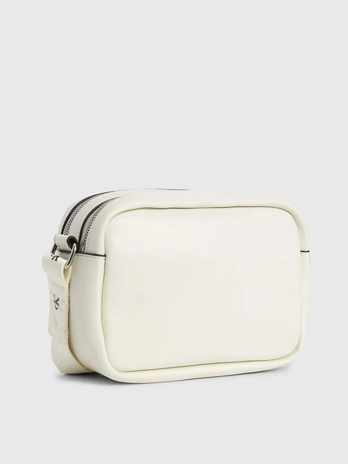 Сумки Calvin Klein Ultralight Dblzipcamera Bag21 Pu модель K60K610326-YBI Сумки Calvin Klein Ultralight Dblzipcamera Bag21 Pu модель K60K610326-YBI Фото