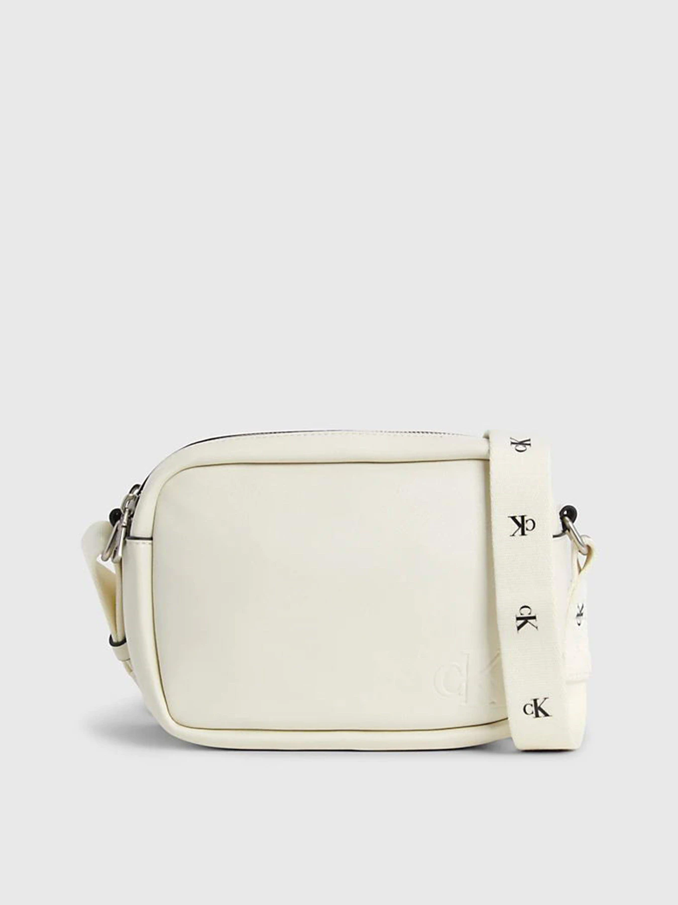 Сумки Calvin Klein Ultralight Dblzipcamera Bag21 Pu модель K60K610326-YBI Сумки Calvin Klein Ultralight Dblzipcamera Bag21 Pu модель K60K610326-YBI Фото