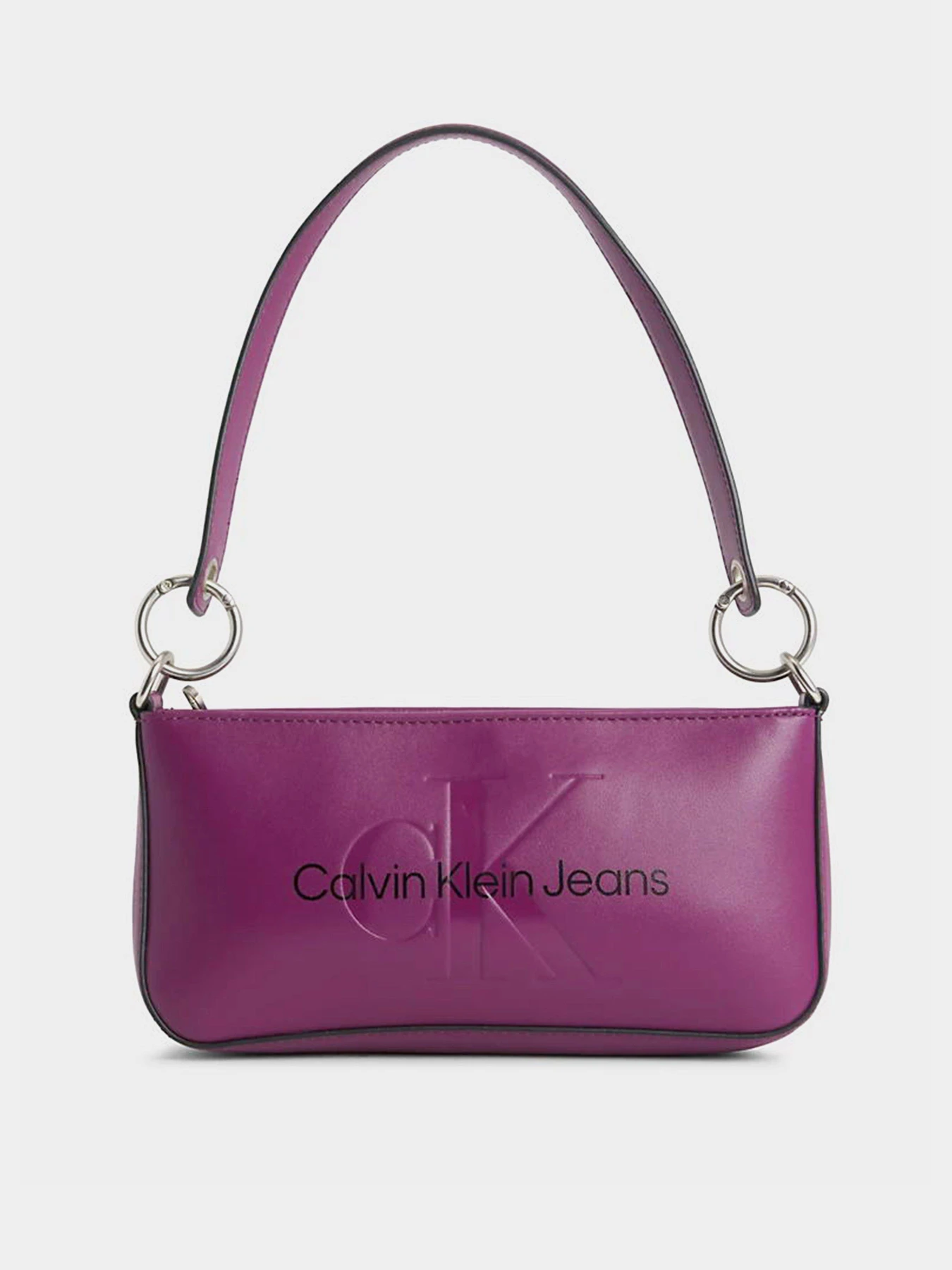 Сумки Calvin Klein Sculpted Shoulder Pouch25 Mono модель K60K610679-VAC Сумки Calvin Klein Sculpted Shoulder Pouch25 Mono модель K60K610679-VAC Фото