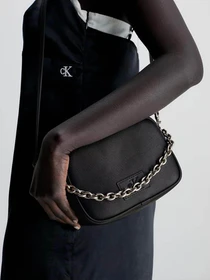 Сумки Calvin Klein Sculpted Camera Bag18 W/Chain модель K60K611189-BDS Фото