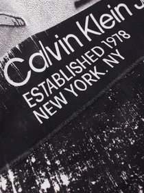 Шарфи та хустки Calvin Klein Monologo Embro Scarf модель K60K610912-BDS Фото