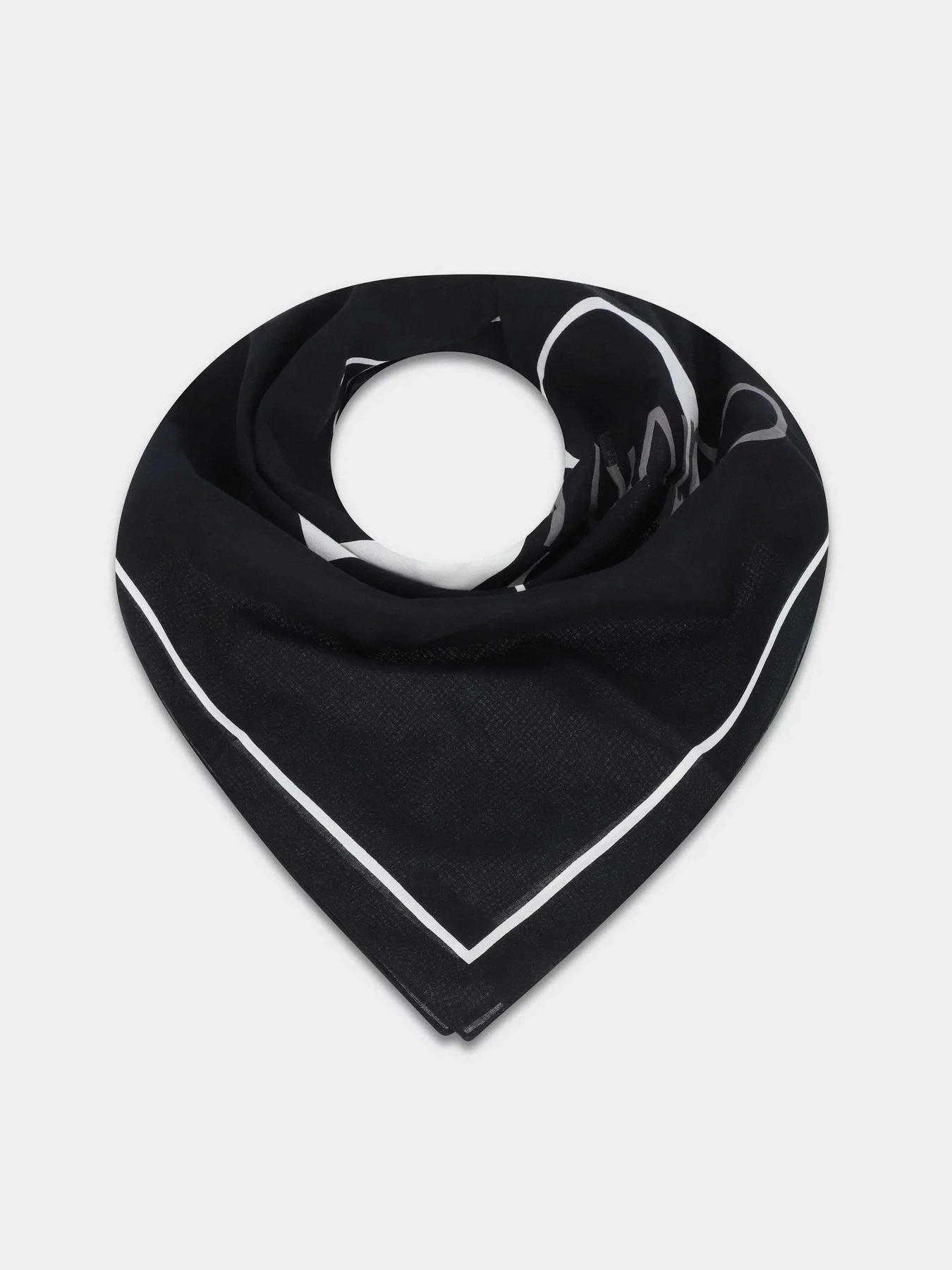 Шарфи та хустки Calvin Klein Overprint Bandana модель K60K610915-BDS Шарфи та хустки Calvin Klein Overprint Bandana модель K60K610915-BDS Фото
