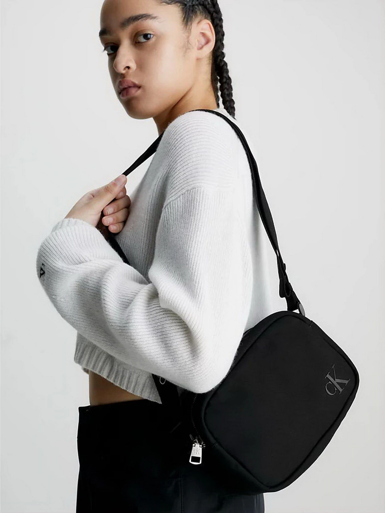 Сумки Calvin Klein Ultralight Dbl Camerabag21 Tw модель K60K611199-BDS Сумки Calvin Klein Ultralight Dbl Camerabag21 Tw модель K60K611199-BDS Фото