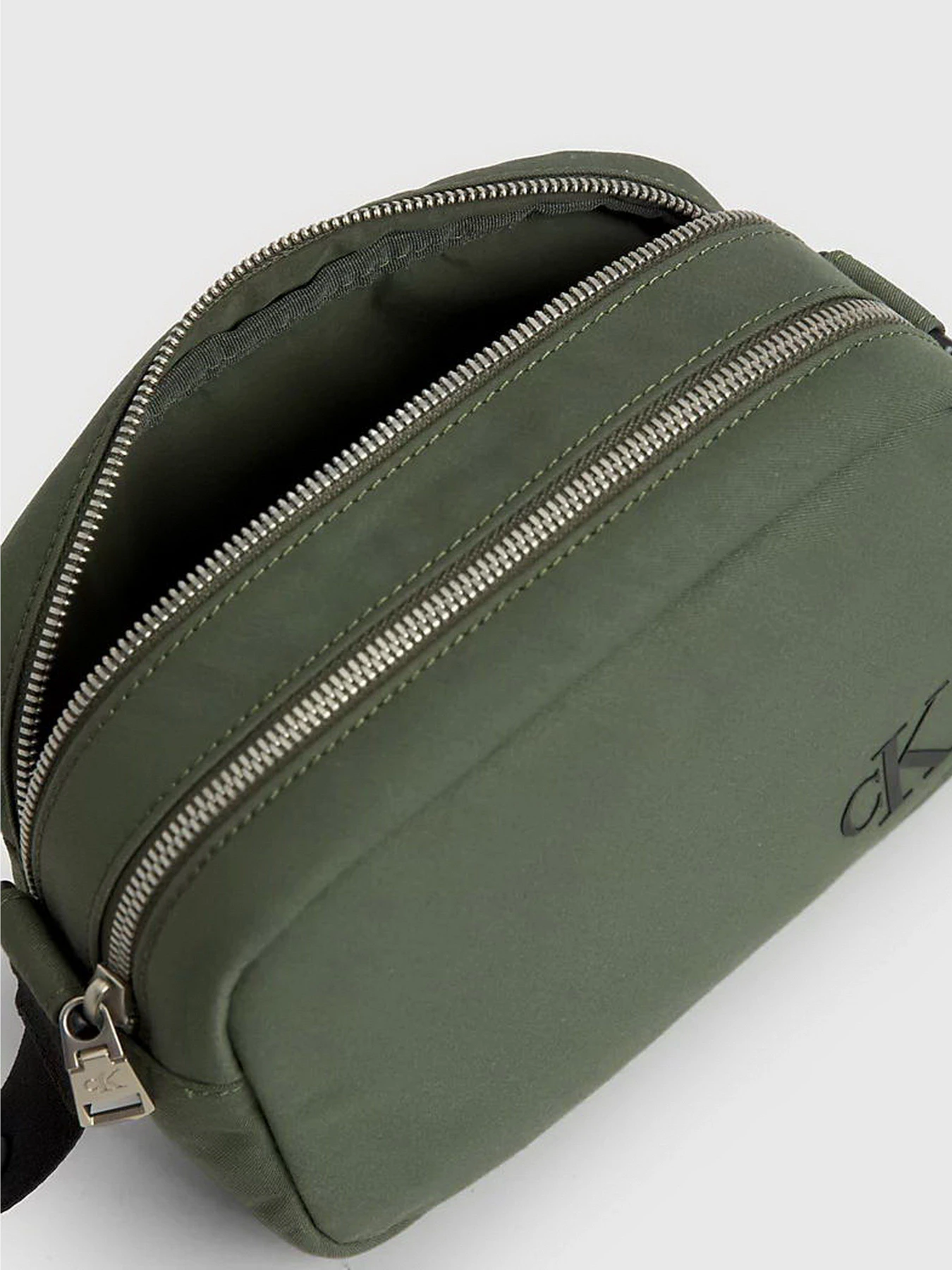 Сумки Calvin Klein Ultralight Dbl Camerabag21 Tw модель K60K611199-LLP Фото