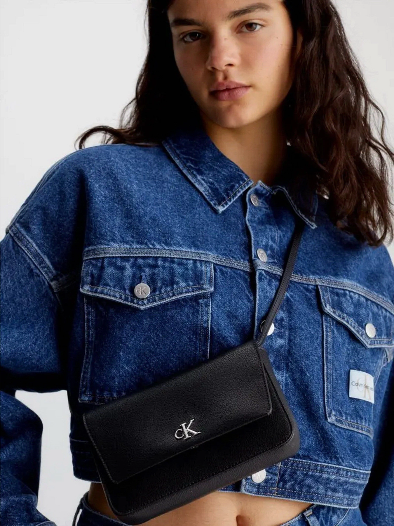 Сумки Calvin Klein Minimal Monogram Walet W/Strap модель K60K610704-BDS Сумки Calvin Klein Minimal Monogram Walet W/Strap модель K60K610704-BDS Фото