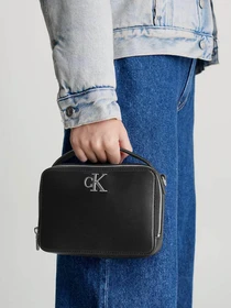 Сумки Calvin Klein Minimal Monogram Camera Bag18 T модель K60K611222-BDS Фото
