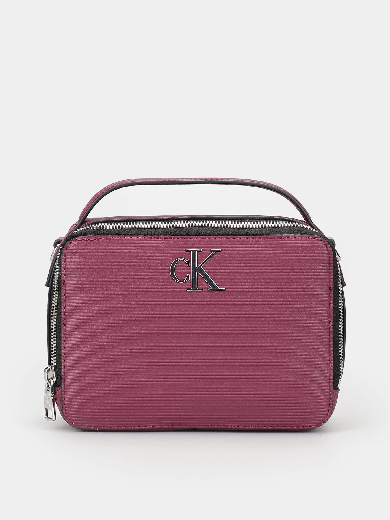 Сумки Calvin Klein Minimal Monogram Camera Bag18 модель K60K611222-VAC Сумки Calvin Klein Minimal Monogram Camera Bag18 модель K60K611222-VAC Фото