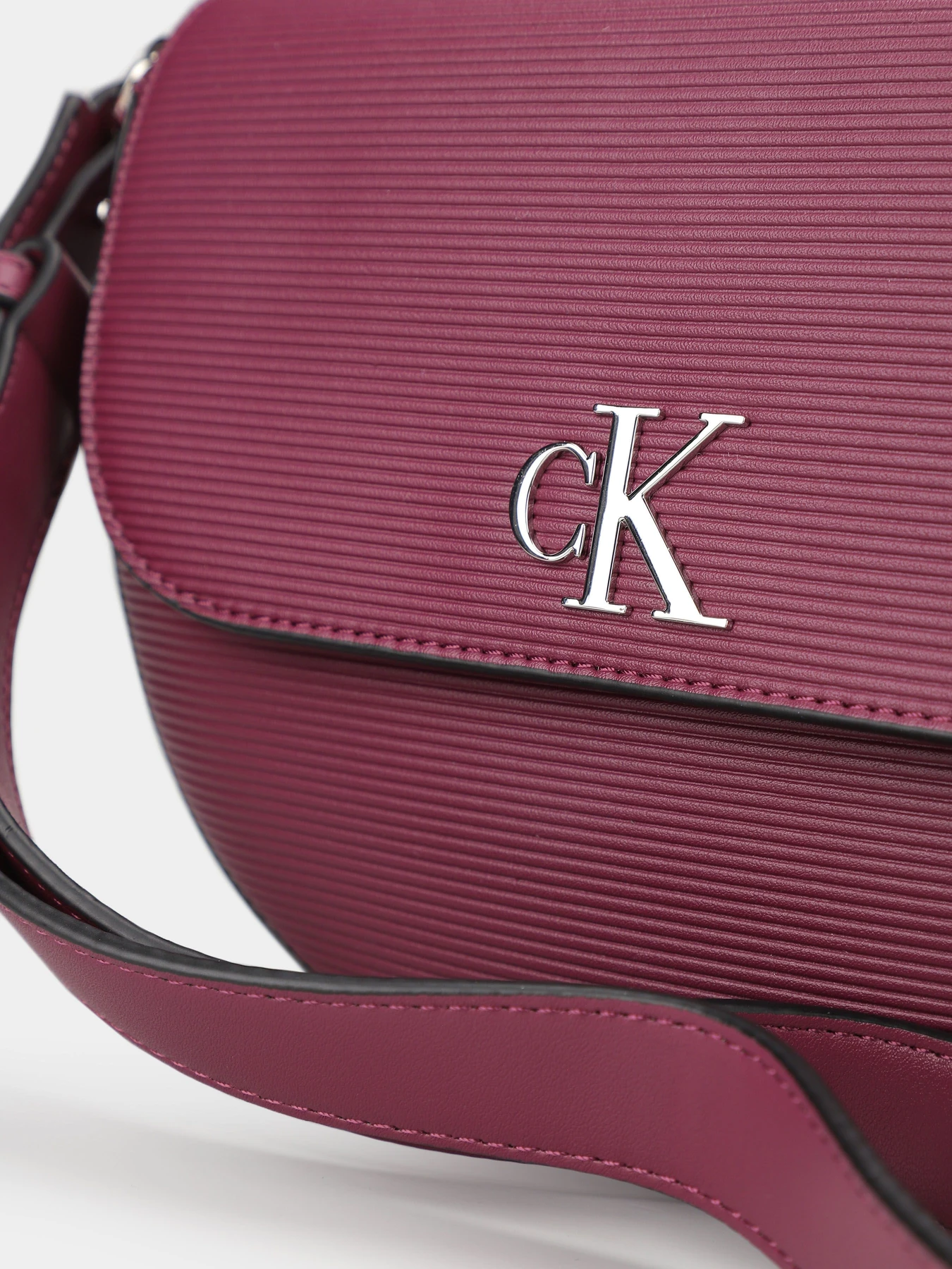 Сумки Calvin Klein Minimal Monogram Saddle Bag22 модель K60K611226-VAC Фото