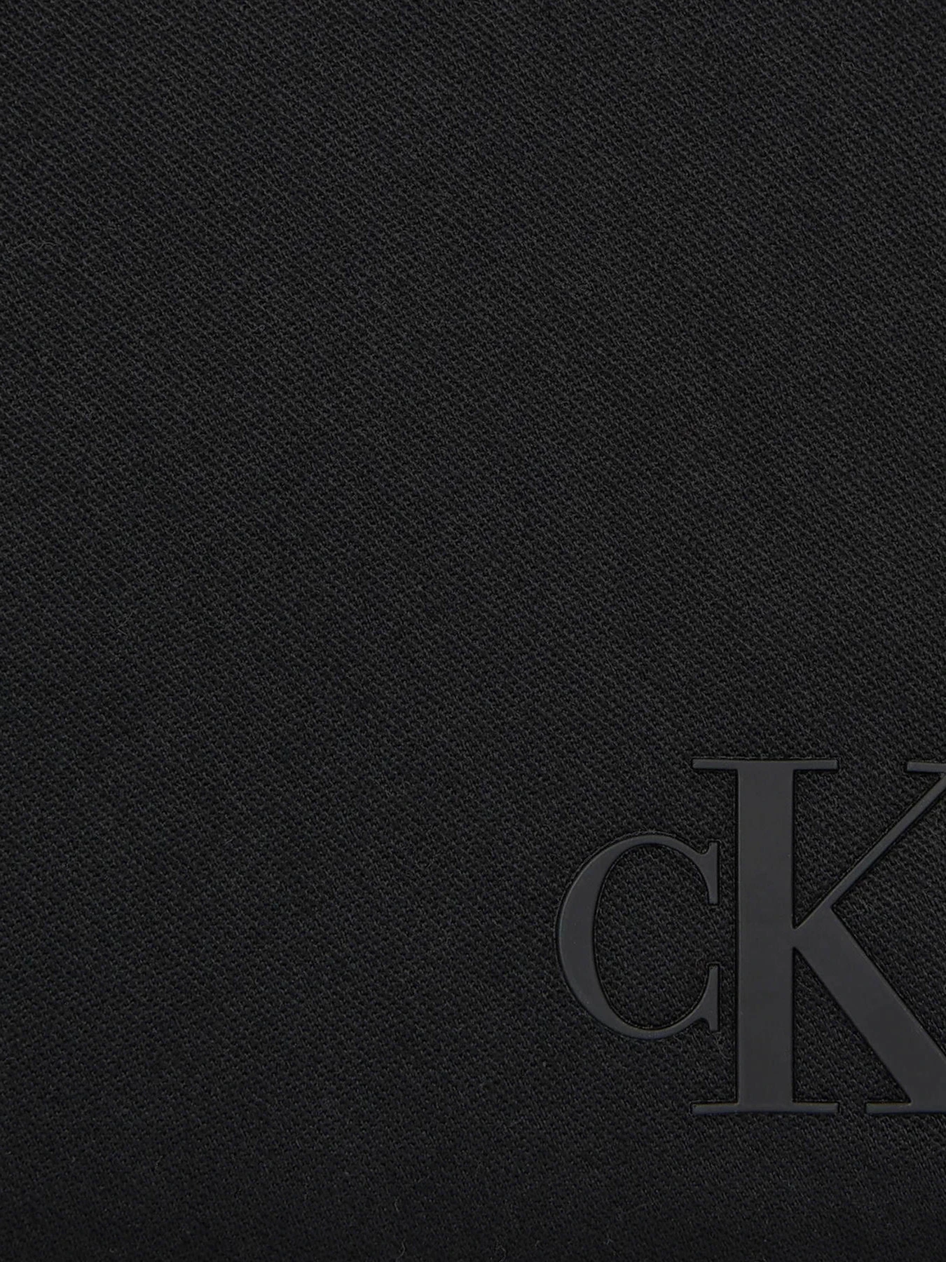 Сумки Calvin Klein Ultralight Shoulder Bag 28Tw модель K60K611228-BDS Сумки Calvin Klein Ultralight Shoulder Bag 28Tw модель K60K611228-BDS Фото