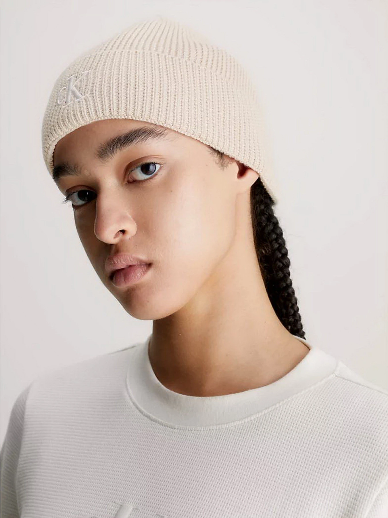 Шапки та кепки Calvin Klein Archive Logo Beanie модель K60K611255-0JV Шапки та кепки Calvin Klein Archive Logo Beanie модель K60K611255-0JV Фото