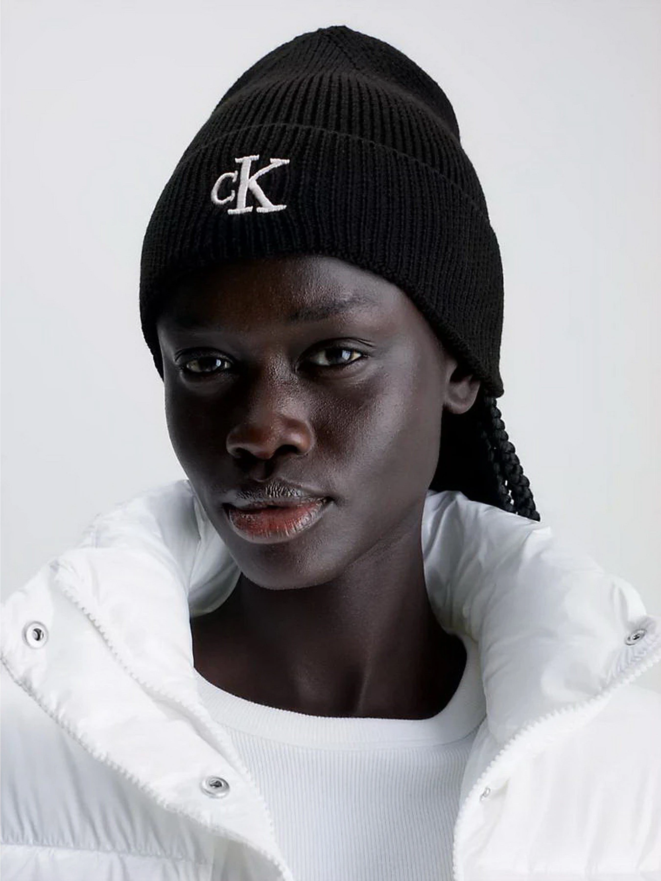 Шапки та кепки Calvin Klein Archive Logo Beanie модель K60K611255-BDS Фото