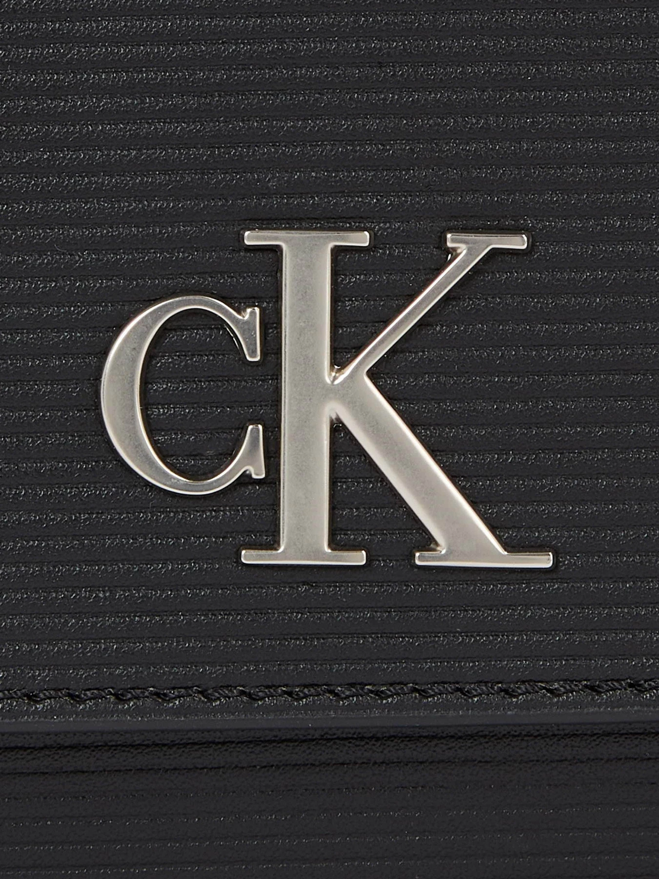 Кошельки Calvin Klein Minimal Monogramwallet W/Strap T модель K60K611238-BDS Кошельки Calvin Klein Minimal Monogramwallet W/Strap T модель K60K611238-BDS Фото