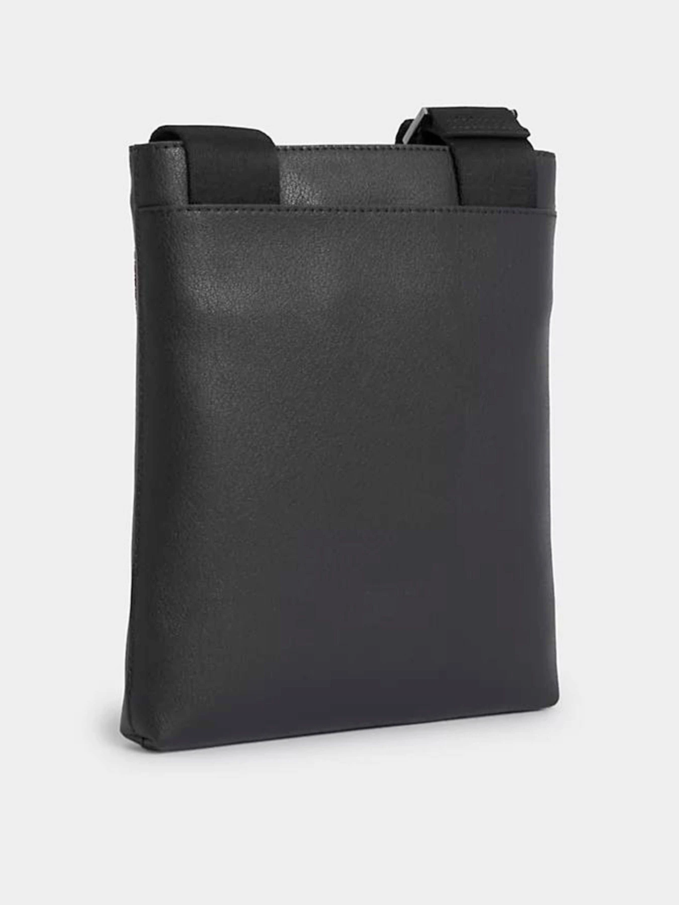 Сумки Calvin Klein Modern Bar Flatpack модель K50K510803-BAX Сумки Calvin Klein Modern Bar Flatpack модель K50K510803-BAX Фото