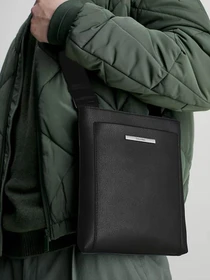 Сумки Calvin Klein Modern Bar Flatpack модель K50K510803-BAX Фото