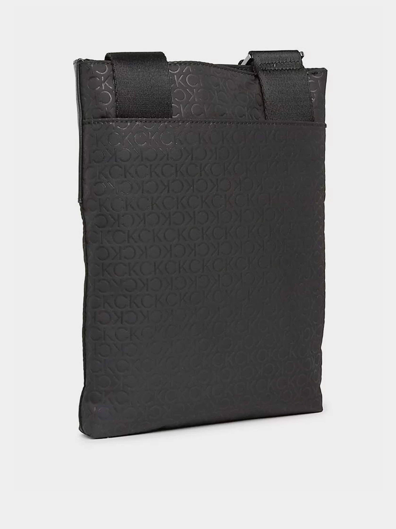 Сумки Calvin Klein Elevated Flatpack Repreve модель K50K510823-01L Сумки Calvin Klein Elevated Flatpack Repreve модель K50K510823-01L Фото