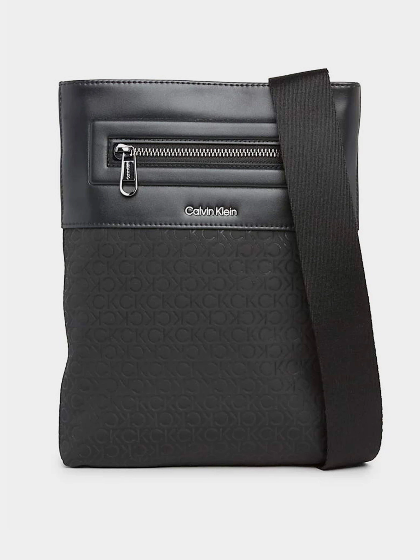 Сумки Calvin Klein Elevated Flatpack Repreve модель K50K510823-01L Сумки Calvin Klein Elevated Flatpack Repreve модель K50K510823-01L Фото