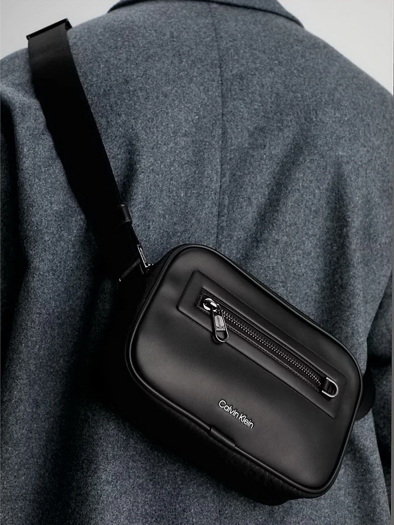 Сумки Calvin Klein Ck Elevated Camera Bag Repreve модель K50K510852-01I Сумки Calvin Klein Ck Elevated Camera Bag Repreve модель K50K510852-01I Фото