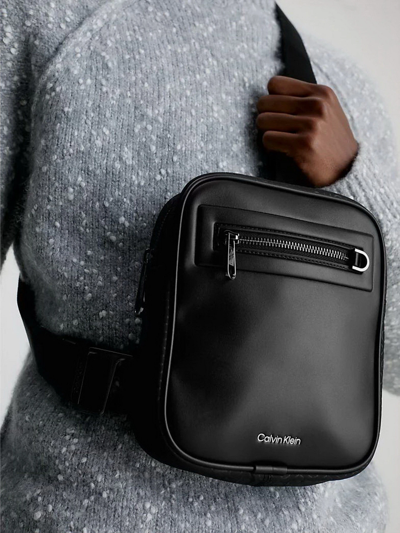 Сумки Calvin Klein Ck Elevated Con Reporter S Repre модель K50K510853-01I Сумки Calvin Klein Ck Elevated Con Reporter S Repre модель K50K510853-01I Фото