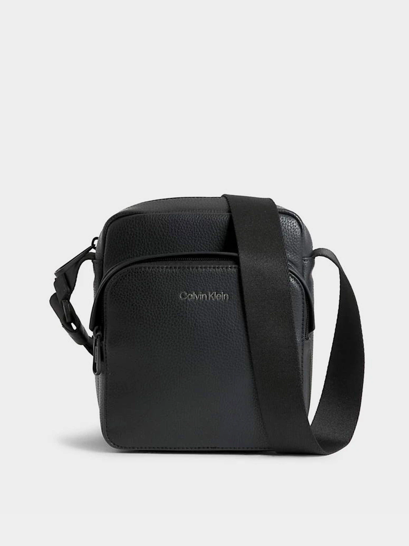 Сумки Calvin Klein Ck Must Reporter S W/Pckt модель K50K511187-BAX Сумки Calvin Klein Ck Must Reporter S W/Pckt модель K50K511187-BAX Фото