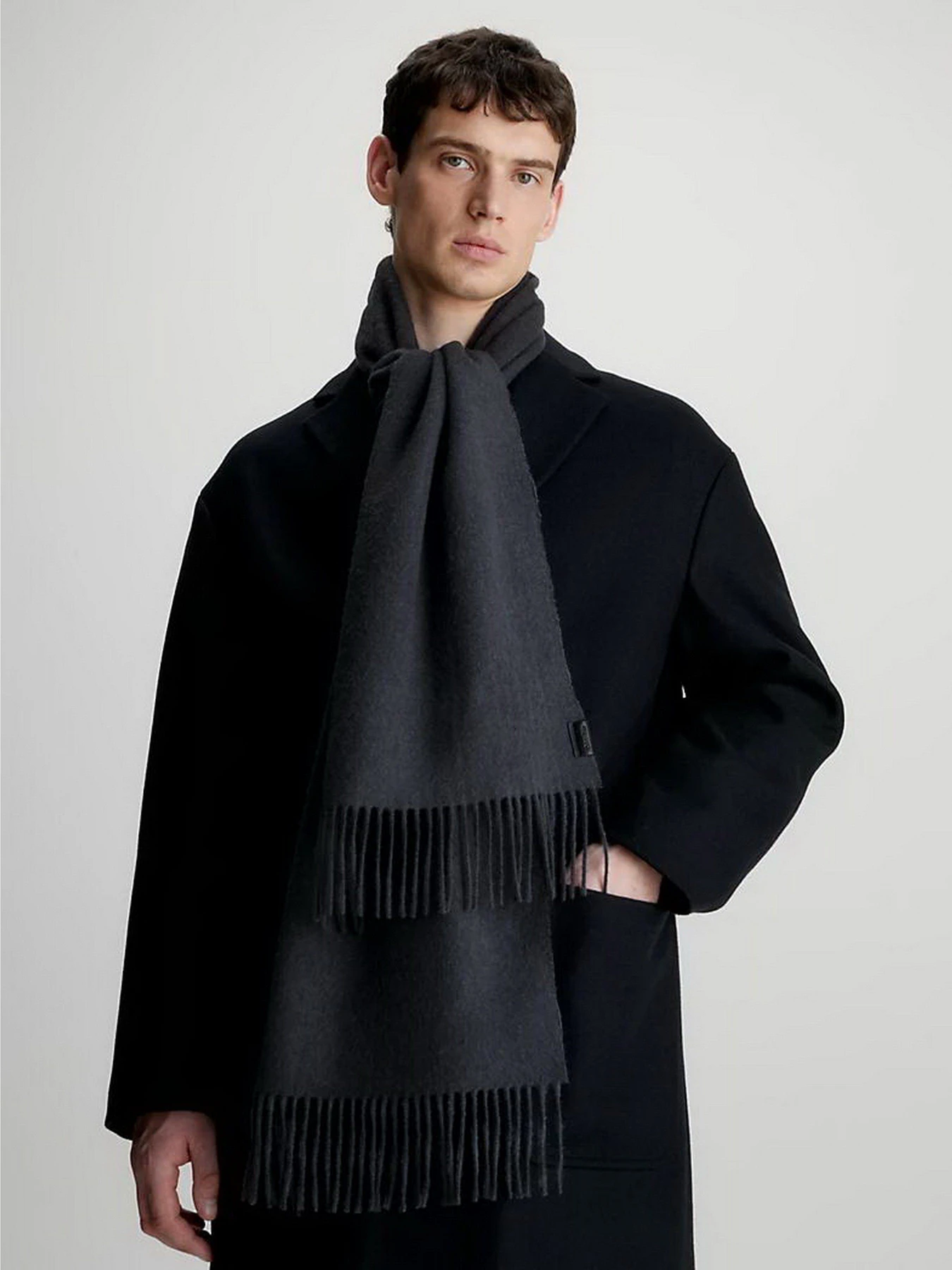 Шарфы и платки Calvin Klein Classic Wool Woven Scarf модель K50K511008-PC9 Шарфы и платки Calvin Klein Classic Wool Woven Scarf модель K50K511008-PC9 Фото
