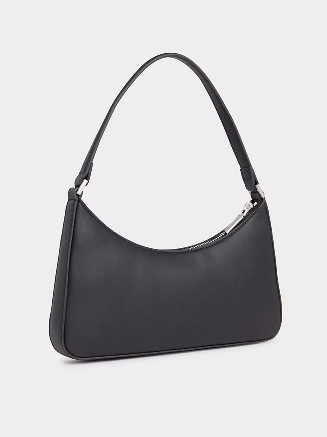 Сумки Calvin Klein Must Small Shoulder Bag модель K60K609613-BAX Сумки Calvin Klein Must Small Shoulder Bag модель K60K609613-BAX Фото