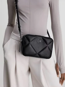 Сумки Calvin Klein Re-Lock Quilt Camera Bag модель K60K610767-BAX Фото