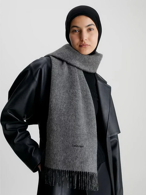 Шарфы и платки Calvin Klein Fringes Two Tones Scarf модель K60K611111-BAX Фото