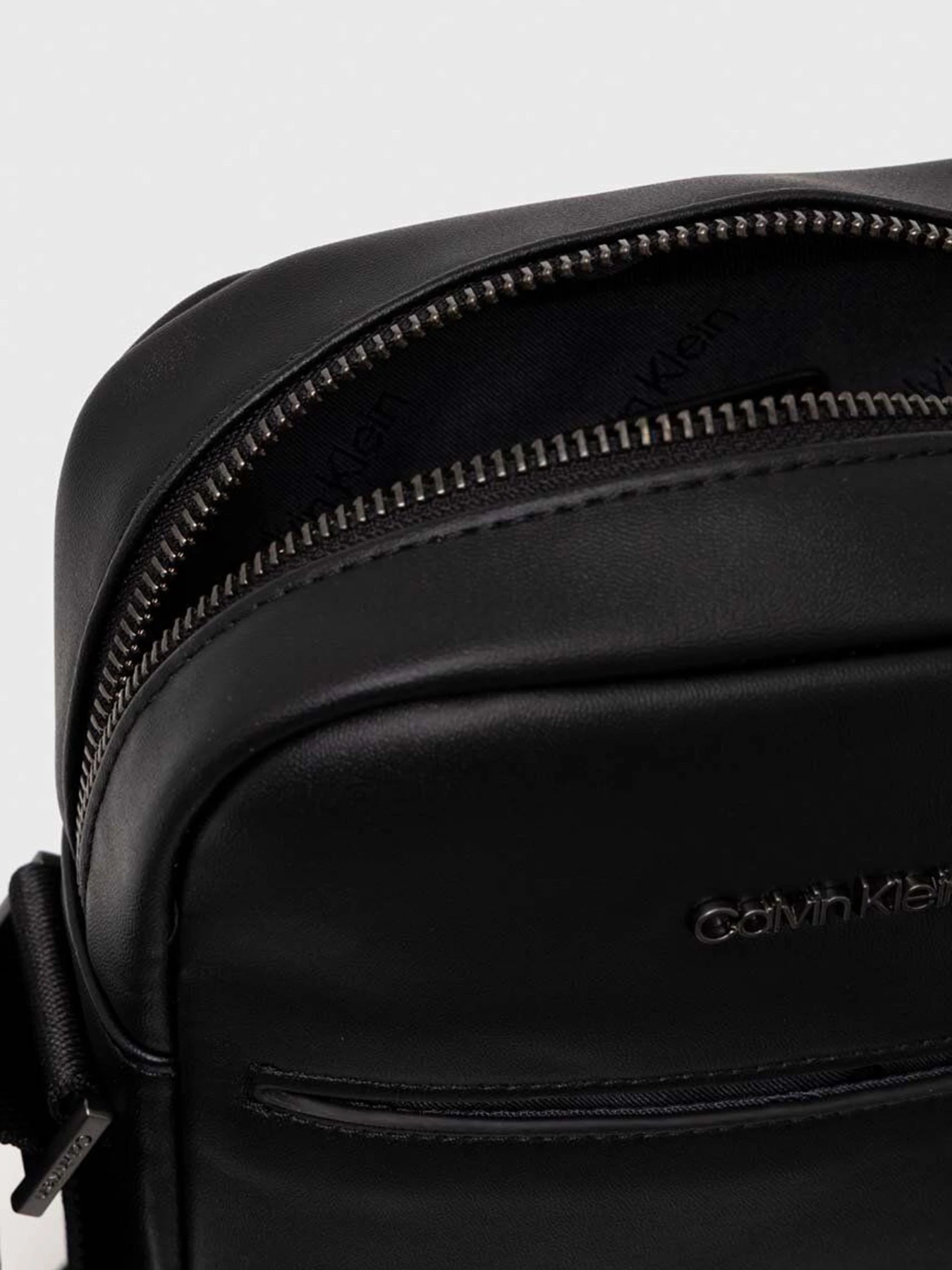 Сумки Calvin Klein Ck Set Reporter S модель K50K511240-BEH Сумки Calvin Klein Ck Set Reporter S модель K50K511240-BEH Фото