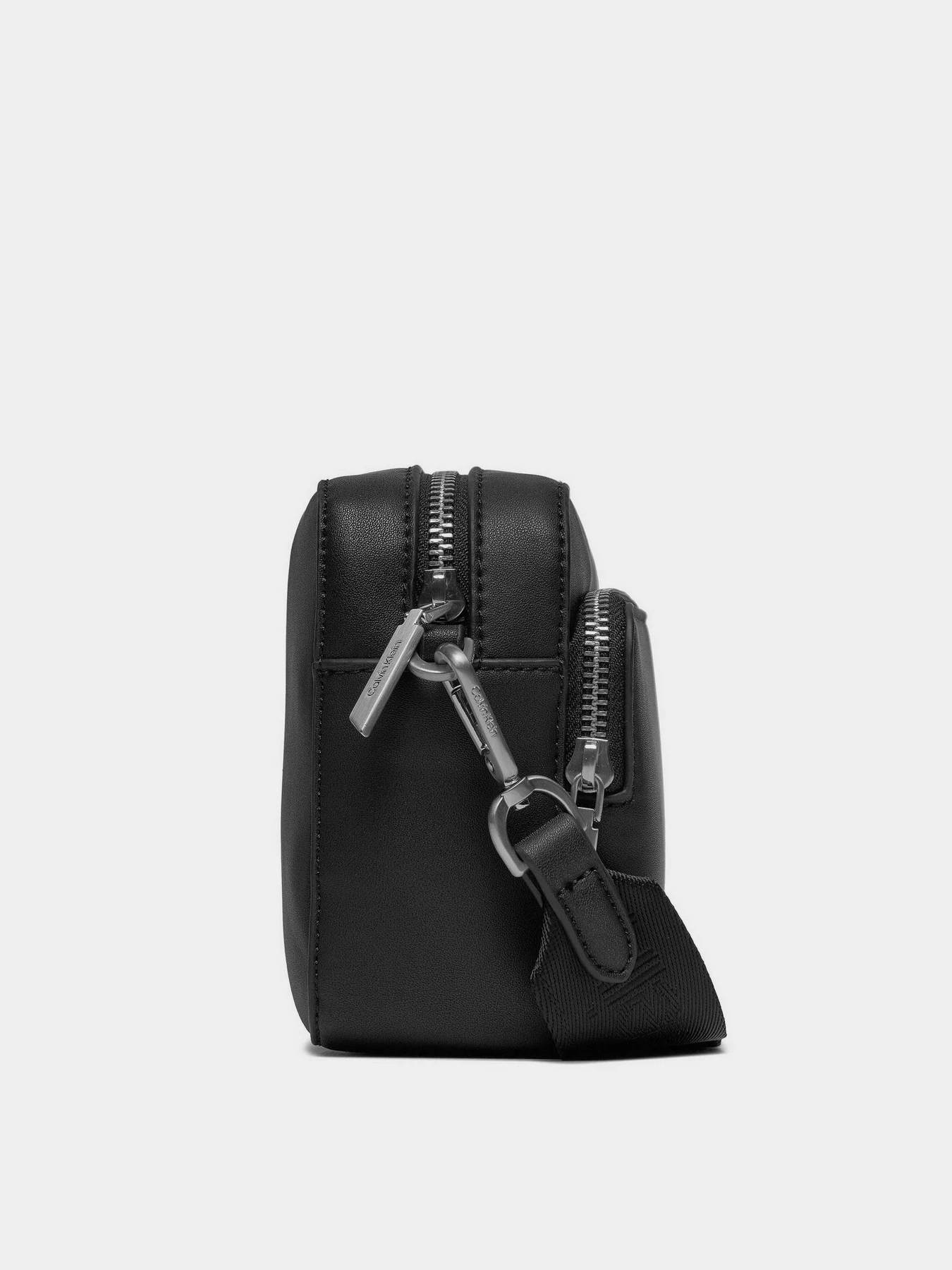 Сумки Calvin Klein Ck Must Camera Bag W/Pckt Lg модель K60K608410-BEH Фото