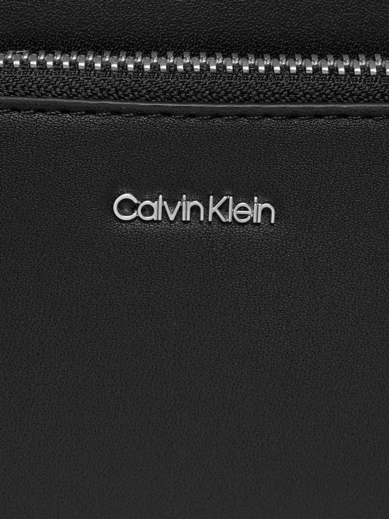 Сумки Calvin Klein Ck Must Camera Bag W/Pckt Lg модель K60K608410-BEH Фото