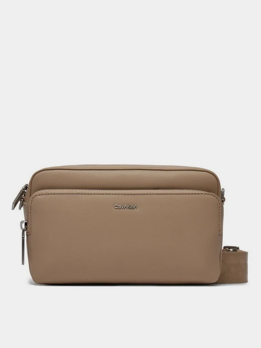 Сумки Calvin Klein Ck Must Camera Bag W/Pck модель K60K608410-PFA Фото