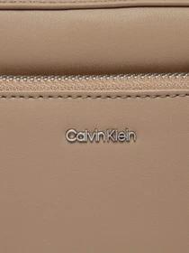 Сумки Calvin Klein Ck Must Camera Bag W/Pck модель K60K608410-PFA Фото
