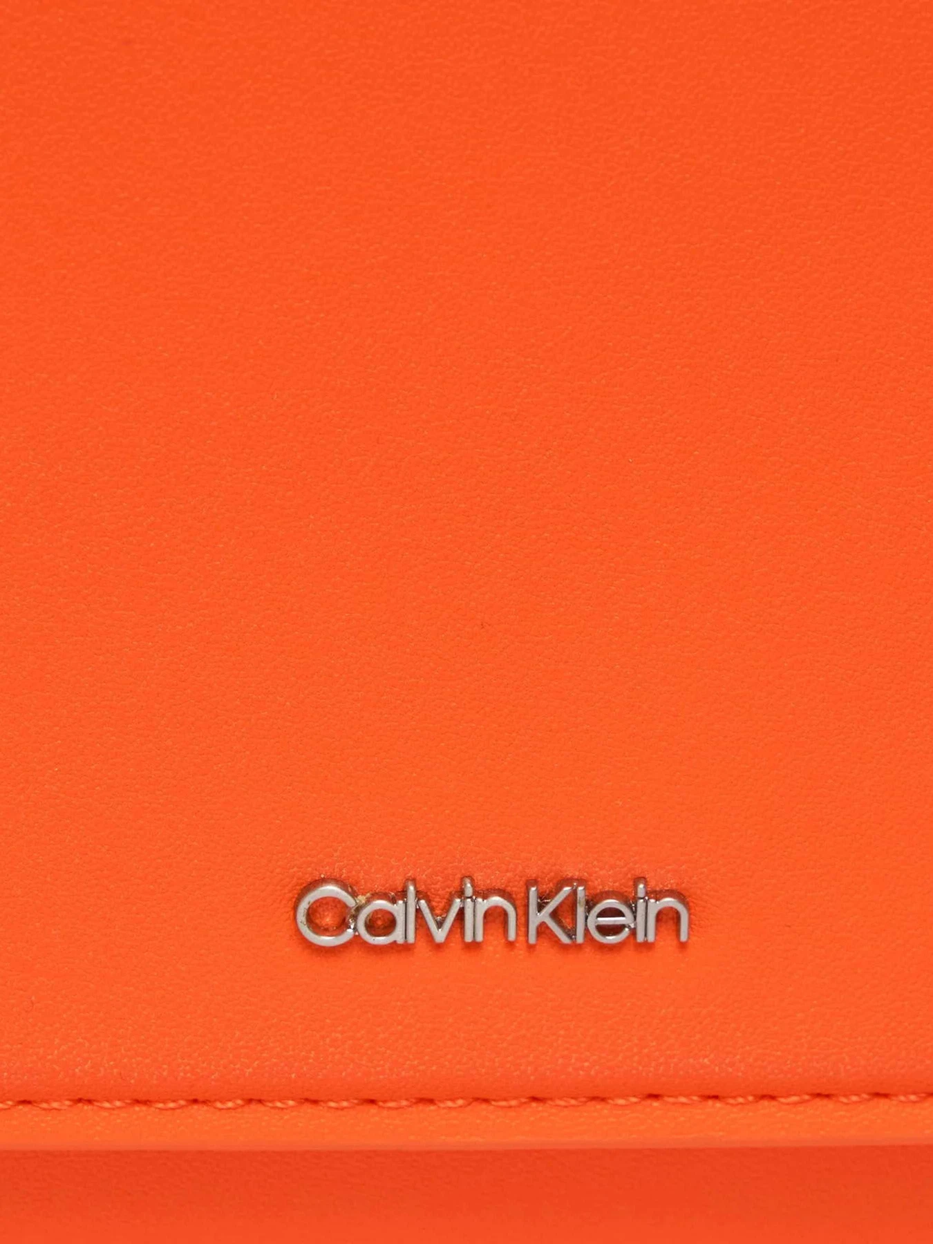 Сумки Calvin Klein Ck Must Shoulder Bag модель K60K611364-SA3 Фото