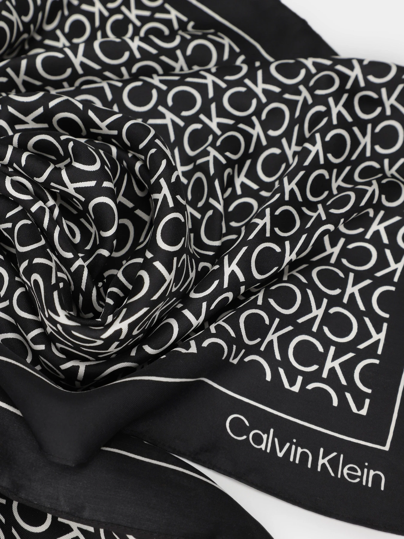Шарфы и платки Calvin Klein Monogram модель K60K611413-BEH Фото
