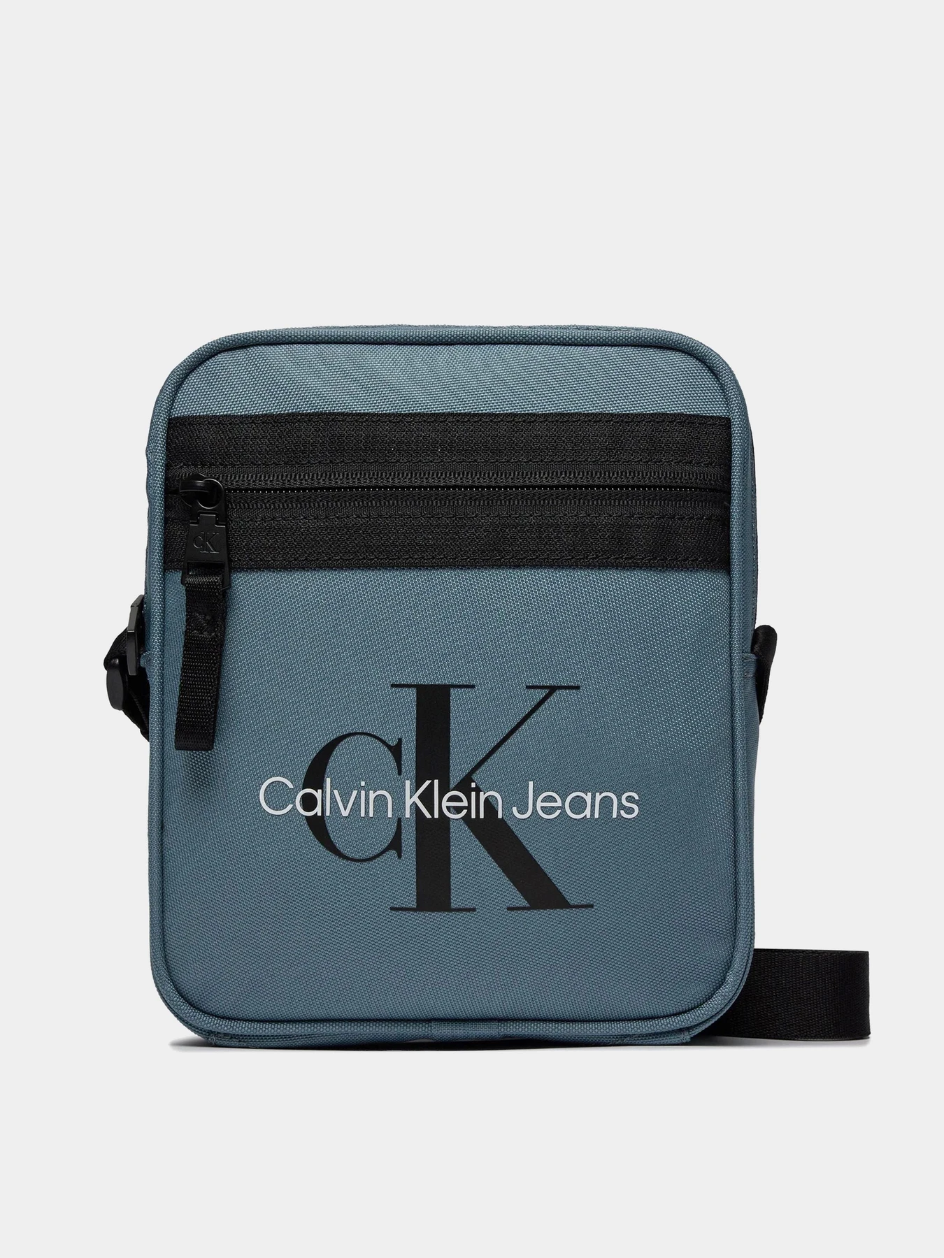 Сумки Calvin Klein Sport Essentials Reporter18 M модель K50K511098-CFQ Сумки Calvin Klein Sport Essentials Reporter18 M модель K50K511098-CFQ Фото