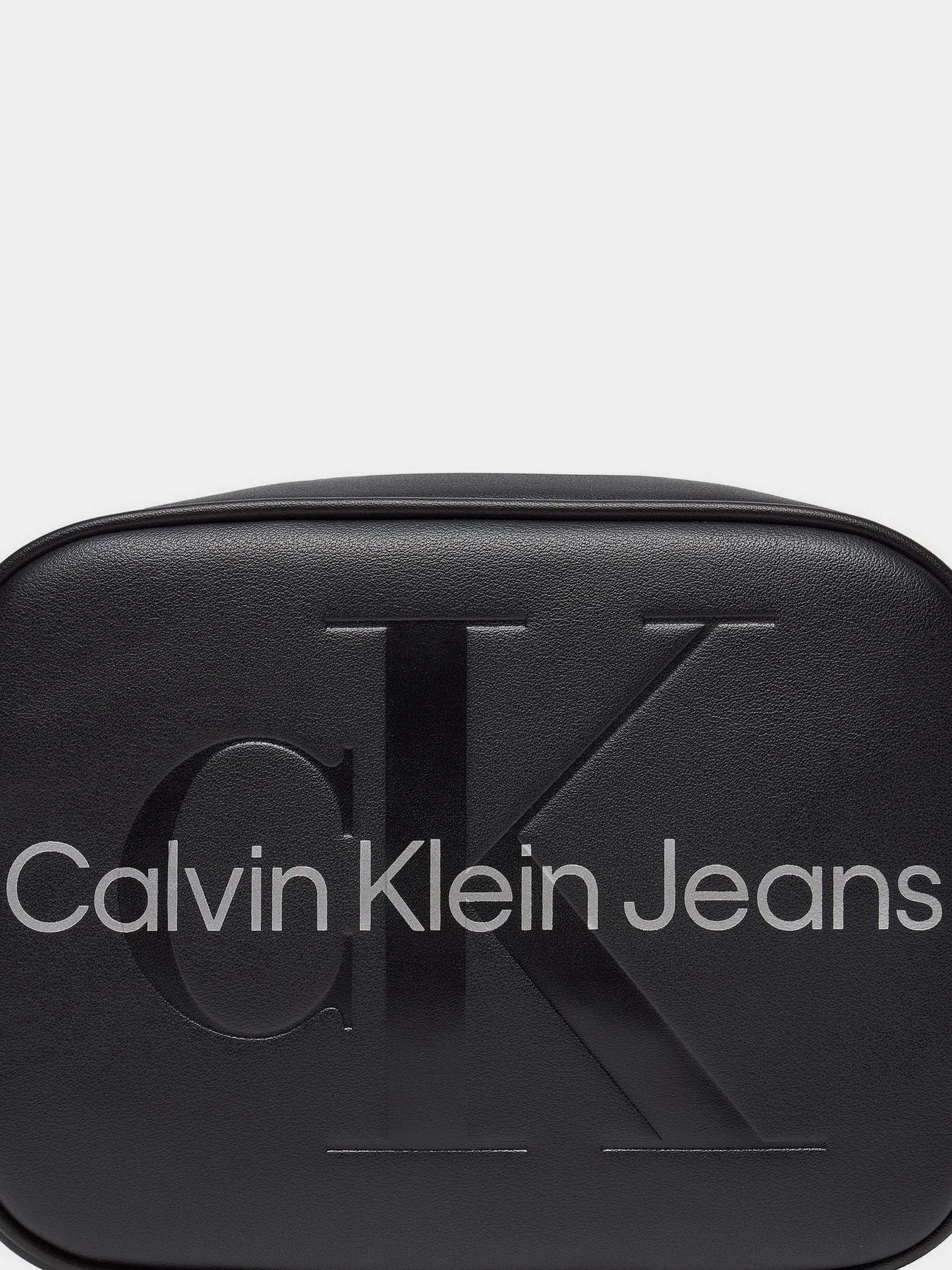 Сумки Calvin Klein Sculpted Camera Bag18 Mono модель K60K610275-0GL Сумки Calvin Klein Sculpted Camera Bag18 Mono модель K60K610275-0GL Фото