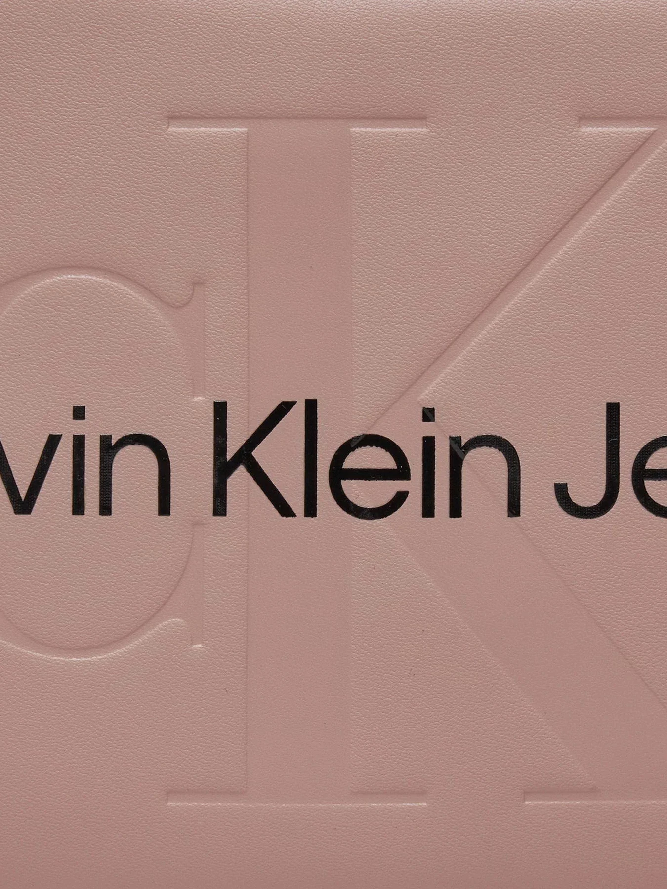 Сумки Calvin Klein Sculpted Camera Bag18 Mono модель K60K610275-TFT Сумки Calvin Klein Sculpted Camera Bag18 Mono модель K60K610275-TFT Фото